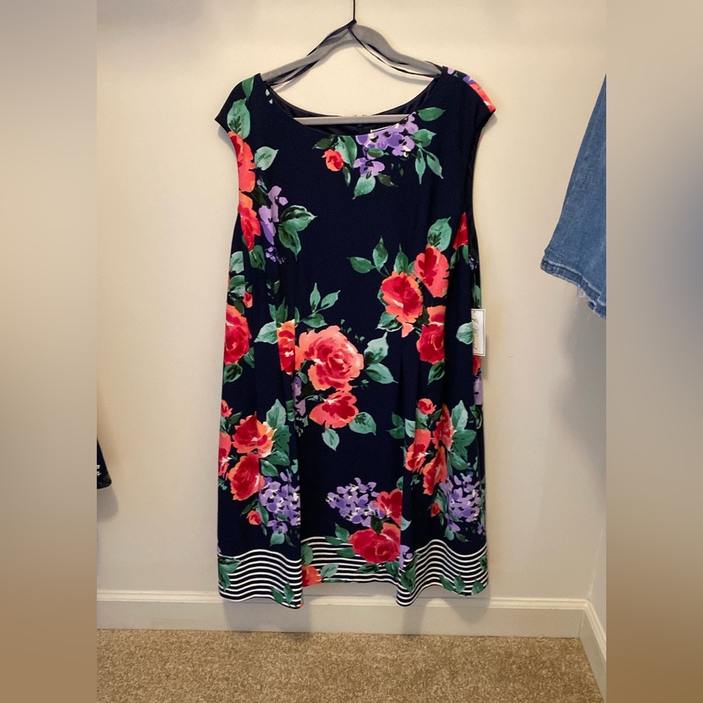 J Howard 22W Navy Floral Dress